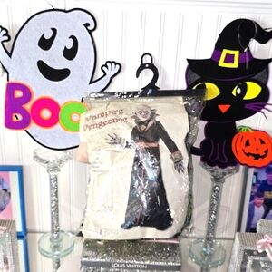 Halloween costume vampire